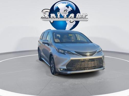 2024 Toyota Sienna XLE