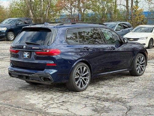 2022 BMW X7 M50i