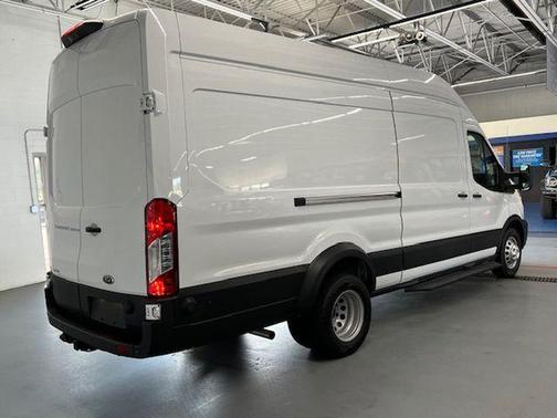 2025 Ford Transit-350 