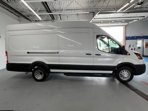 2025 Ford Transit-350 