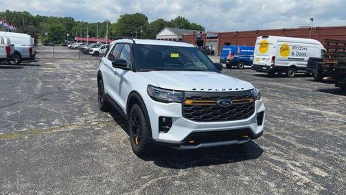 Space White Metallic 2026 Ford Explorer Tremor