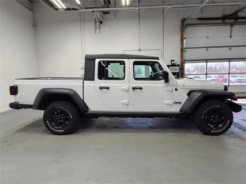 2023 Jeep Gladiator Sport