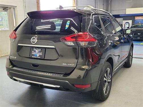 2017 Nissan Rogue SL