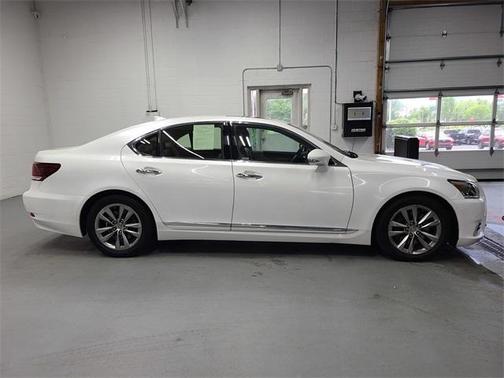 2016 Lexus LS 460