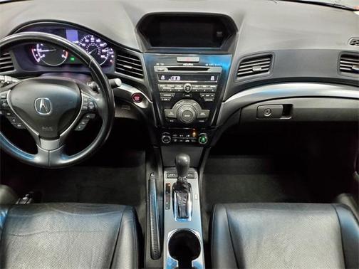 Photo 2 of 31 of 2013 Acura ILX 2.0L Technology