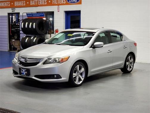 Photo 3 of 31 of 2013 Acura ILX 2.0L Technology