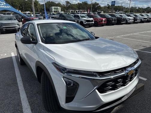 2025 Chevrolet Trax LS