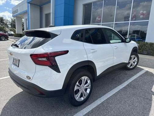 2025 Chevrolet Trax LS