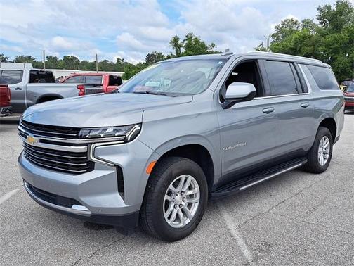 2023 Chevrolet Suburban LT