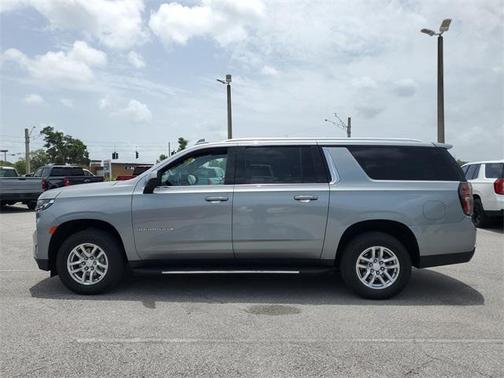 2023 Chevrolet Suburban LT