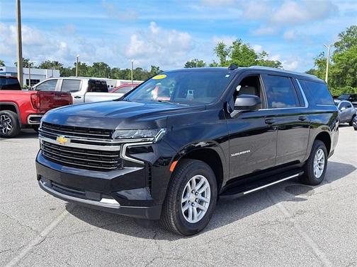 2023 Chevrolet Suburban LT