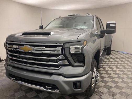 2025 Chevrolet Silverado 3500 High Country