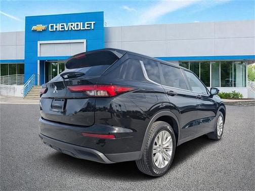 2023 Mitsubishi Outlander ES