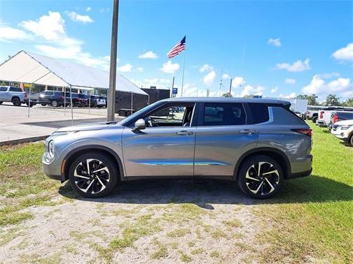 2022 Mitsubishi Outlander SE