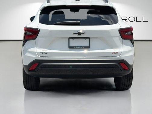 Summit White 2026 Chevrolet Trax 2RS