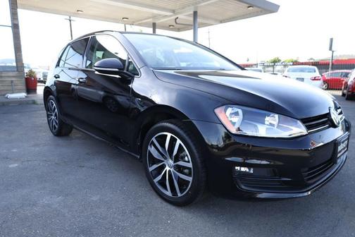 Black 2016 Volkswagen Golf TSI SE 4-Door