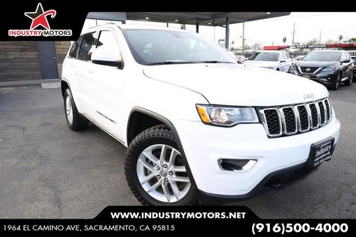 Bright White Clearcoat 2017 Jeep Grand Cherokee Laredo