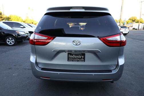 2015 Toyota Sienna XLE