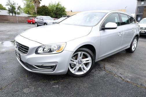 Bright Silver Metallic 2015 Volvo V60 T5 Premier