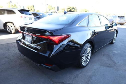 2019 Toyota Avalon Hybrid Limited