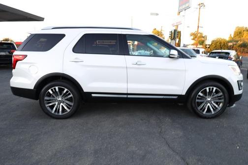2017 Ford Explorer Platinum