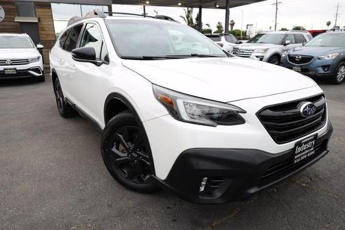 Crystal White Pearl 2020 Subaru Outback Onyx Edition XT