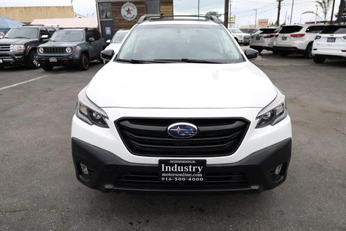 Crystal White Pearl 2020 Subaru Outback Onyx Edition XT