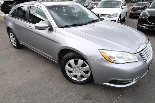 2013 Chrysler 200 LX