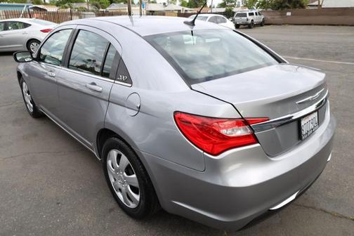 2013 Chrysler 200 LX