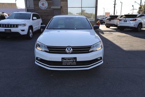Pure White 2016 Volkswagen Jetta 1.8T Sport