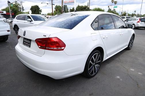Candy White 2014 Volkswagen Passat 2.5L S