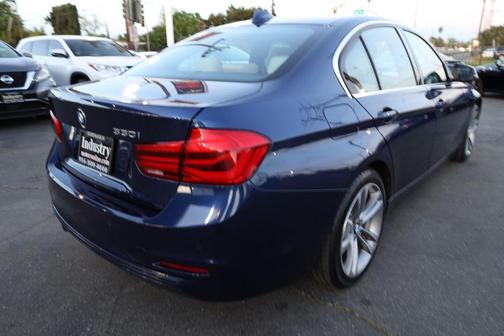 Estoril Blue Metallic 2017 BMW 330 i