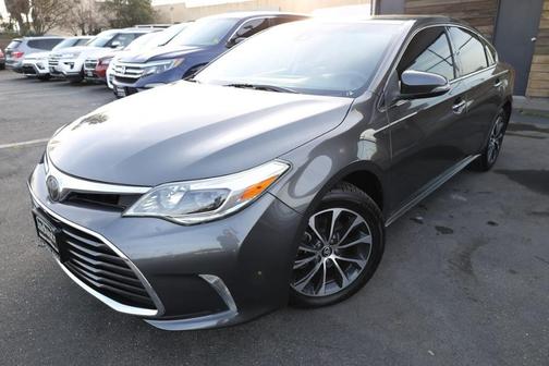 2018 Toyota Avalon XLE