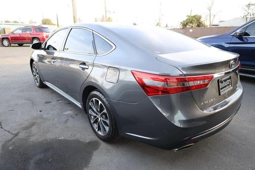 2018 Toyota Avalon XLE