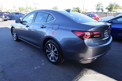 Lunar Silver Metallic 2017 Acura TLX w/Technology Package