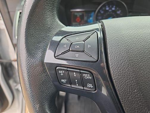 White Platinum 2018 Ford Explorer XLT