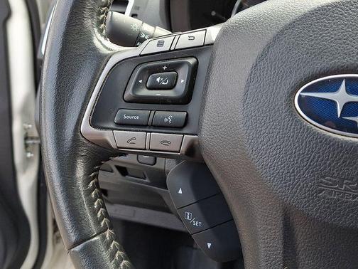 Crystal White Pearl 2015 Subaru XV Crosstrek 2.0i Limited