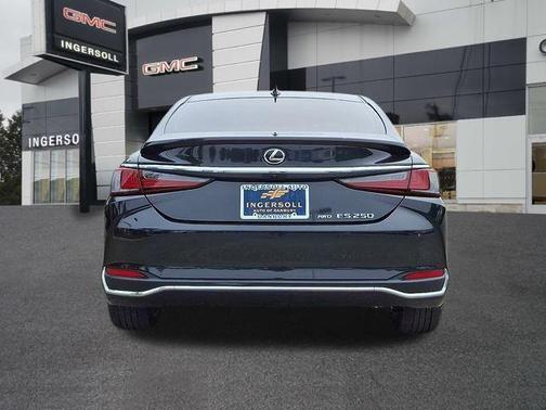 2021 Lexus ES 250 Base