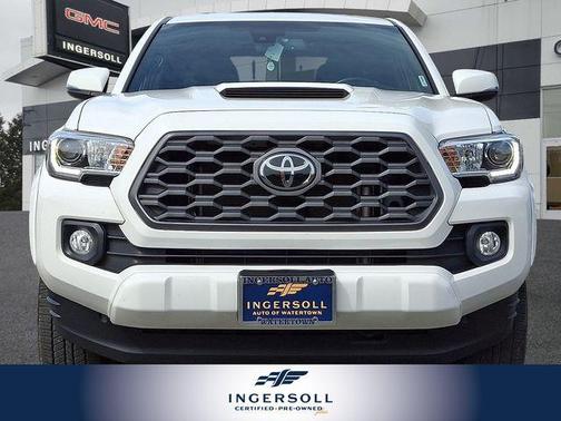 2022 Toyota Tacoma SR