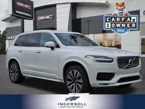 2020 Volvo XC90 T5 Momentum
