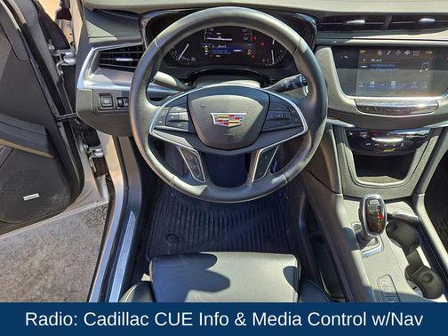 Radiant Silver Metallic 2017 Cadillac XT5 Luxury