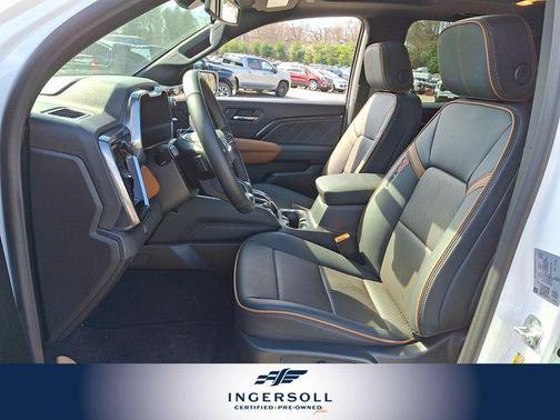 Summit White 2025 GMC Canyon AT4