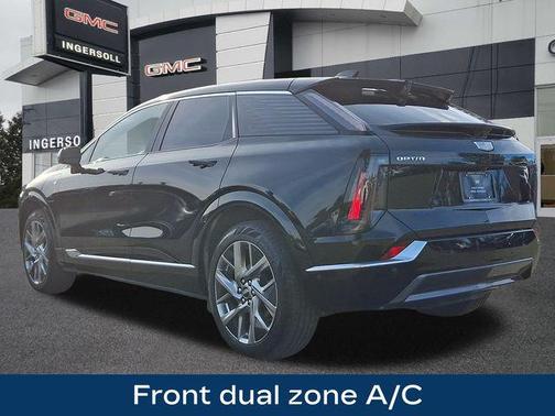 2025 Cadillac OPTIQ Luxury 2 AWD