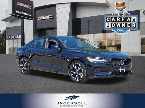 2024 Volvo S60 B5 Plus Dark Theme