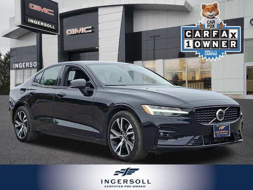 2024 Volvo S60 B5 Plus Dark Theme