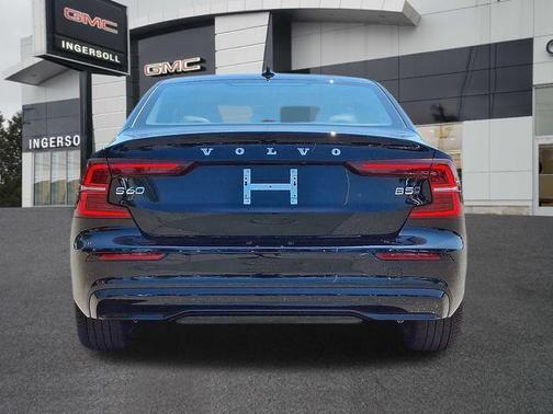 2024 Volvo S60 B5 Plus Dark Theme