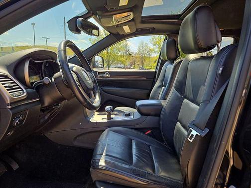 Brilliant Black Crystal Pearlcoat 2015 Jeep Grand Cherokee Limited