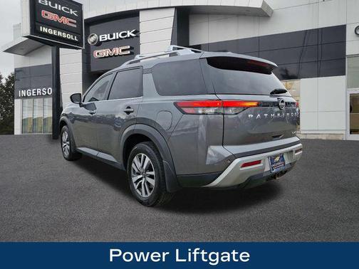 2022 Nissan Pathfinder SL 4WD