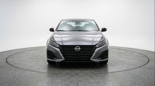 Gun Metallic 2025 Nissan Altima SV FWD