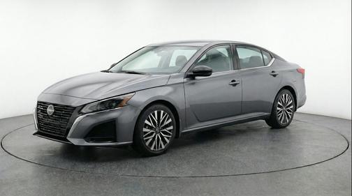 Gun Metallic 2025 Nissan Altima SV FWD
